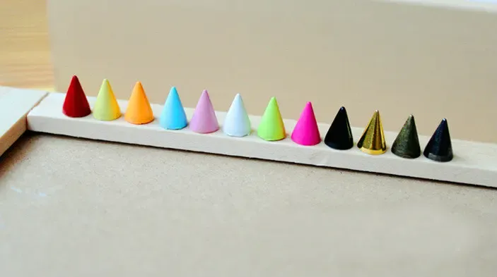 Kegel Farbige Nieten 7x10 mm für Kleidung Taschen Schuhe Lederhandwerk