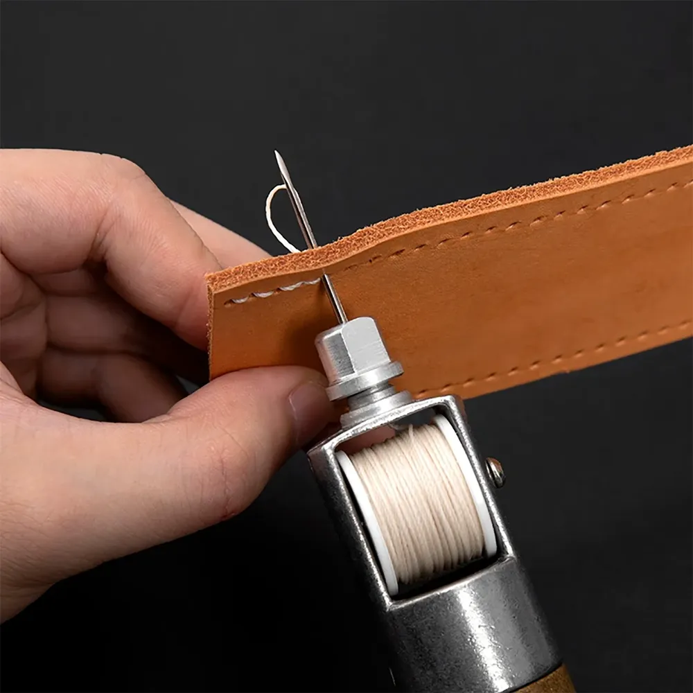 Lederhandwerk Nähwerkzeuge mit Faden und Nadel Holzgriff